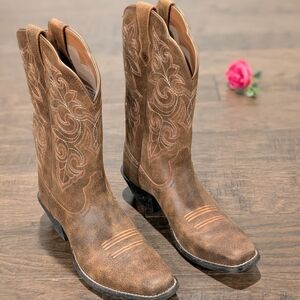 Ariat Women's Round Up Square Toe Western Vintage Bomber Boot size 8M